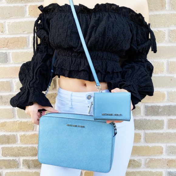 BUNDLE💕Michael Kors crossbody and wallet - Picture 4 of 4